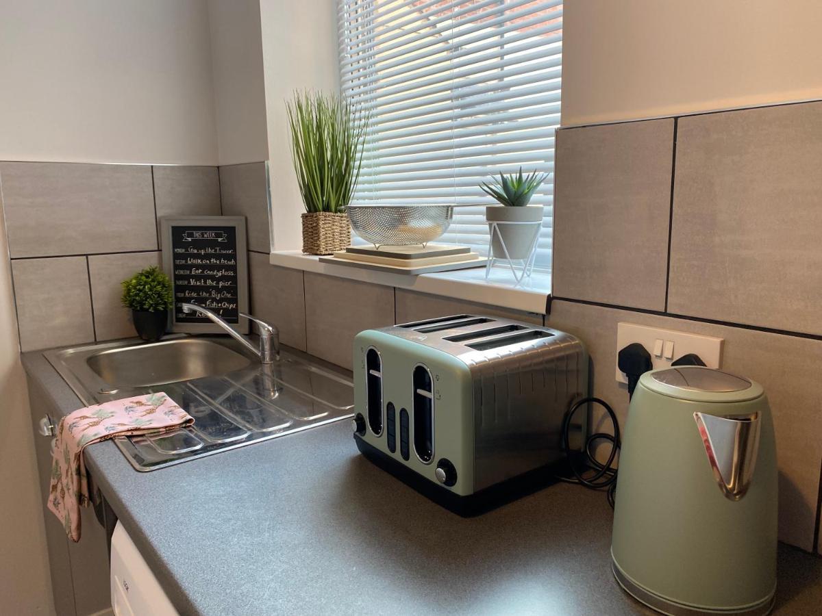 Blackpool Sleepover Apartment 1 Free Parking Sleeps 6 Экстерьер фото